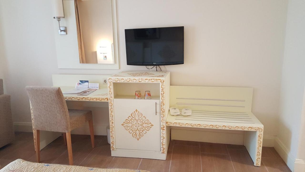Crystal Admiral Resort Suites&Spa - Ultimate All Inclusive Kızılot Exteriör bild
