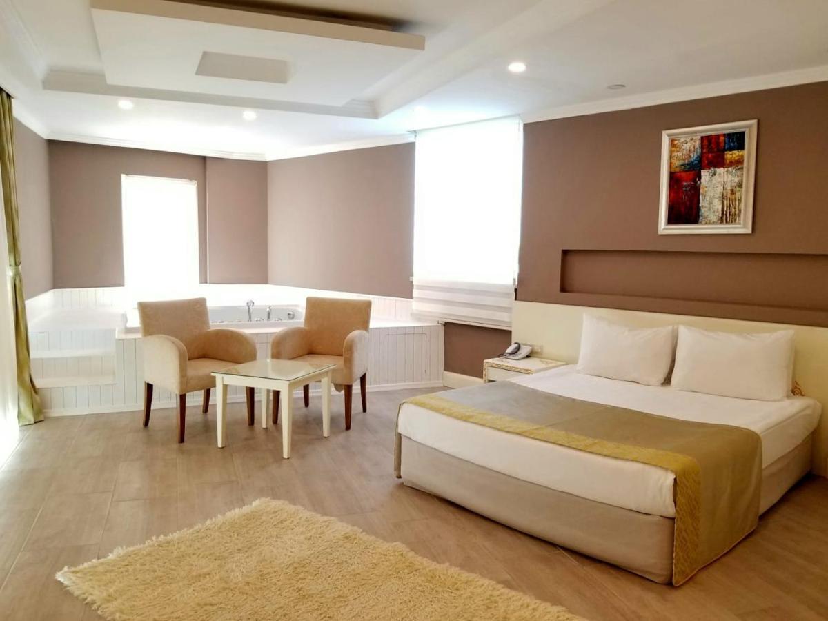Crystal Admiral Resort Suites&Spa - Ultimate All Inclusive Kızılot Exteriör bild