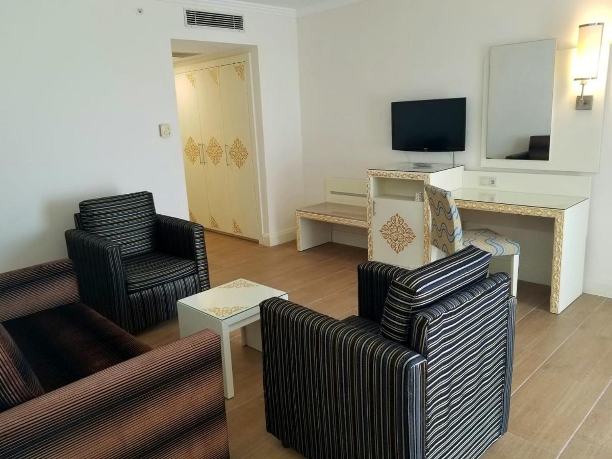 Crystal Admiral Resort Suites&Spa - Ultimate All Inclusive Kızılot Exteriör bild