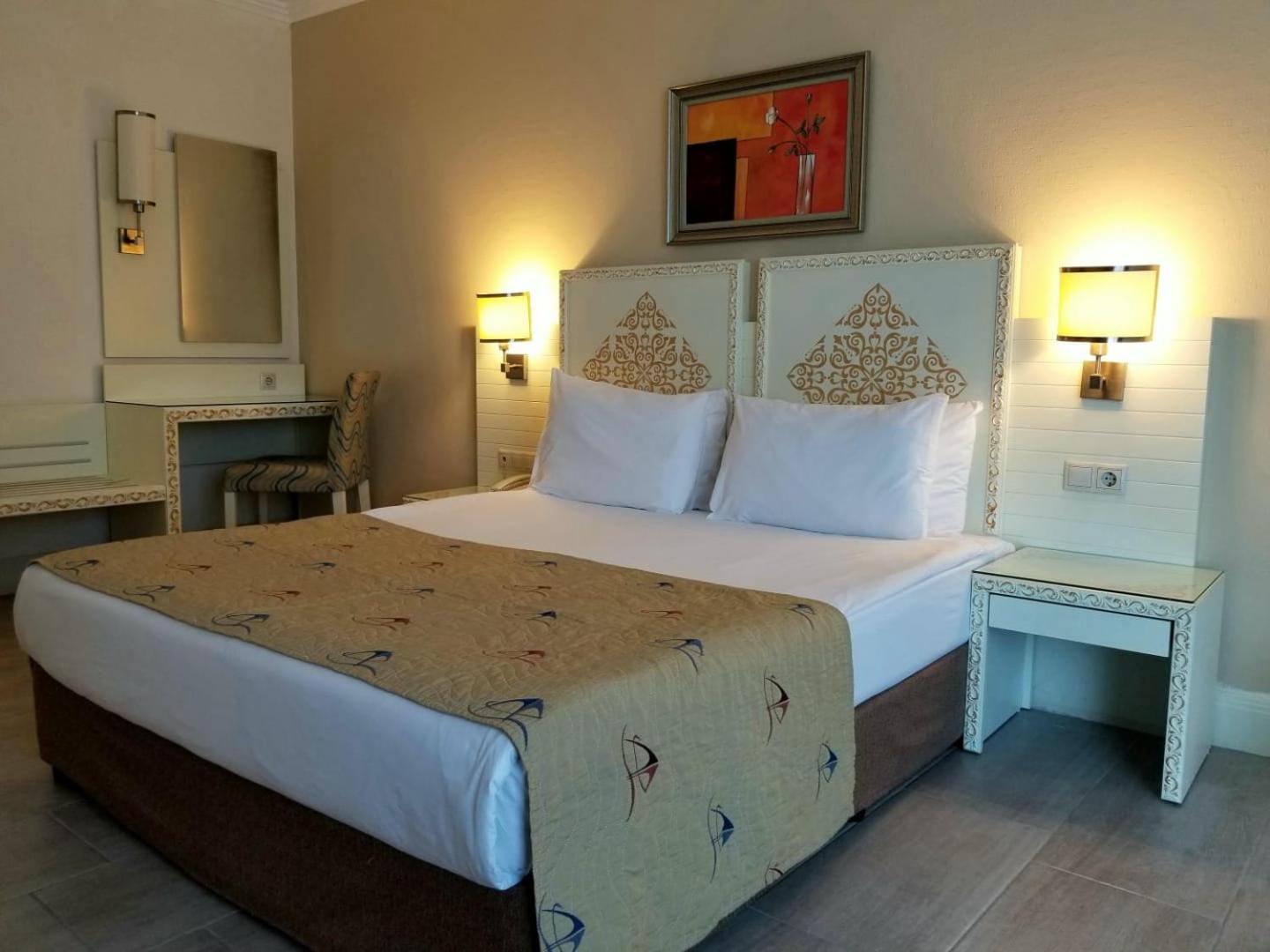 Crystal Admiral Resort Suites&Spa - Ultimate All Inclusive Kızılot Exteriör bild