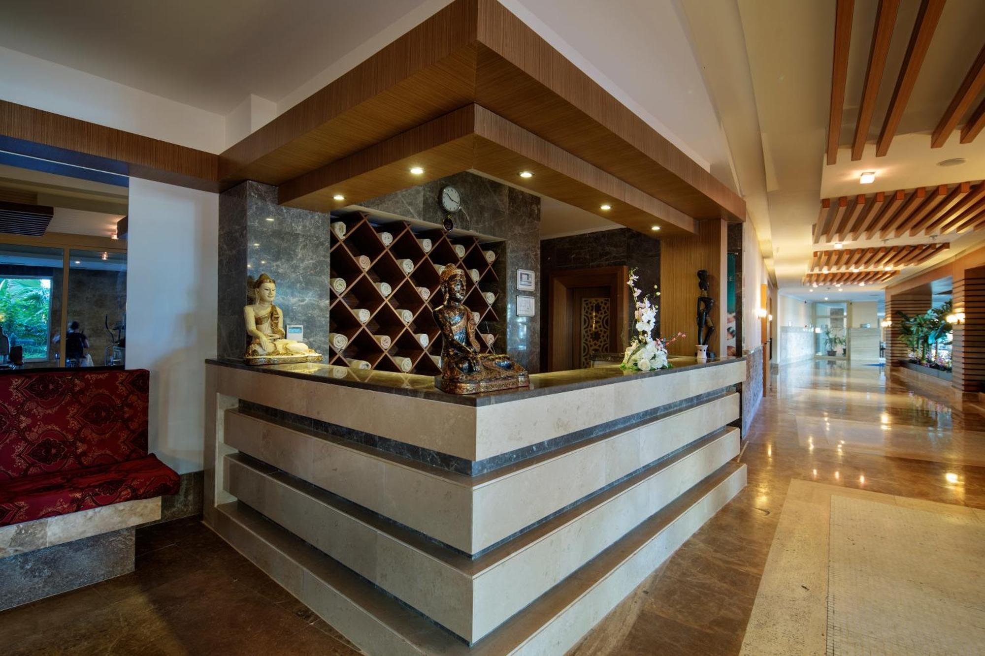 Crystal Admiral Resort Suites&Spa - Ultimate All Inclusive Kızılot Exteriör bild