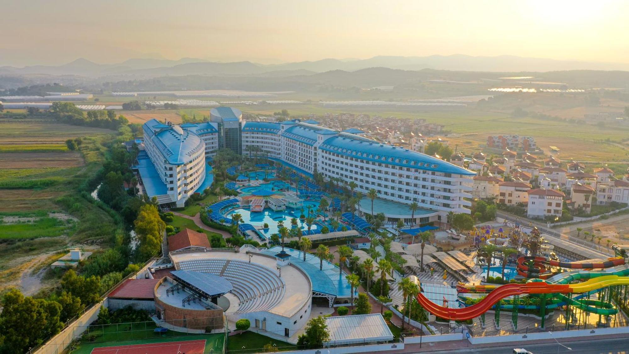 Crystal Admiral Resort Suites&Spa - Ultimate All Inclusive Kızılot Exteriör bild